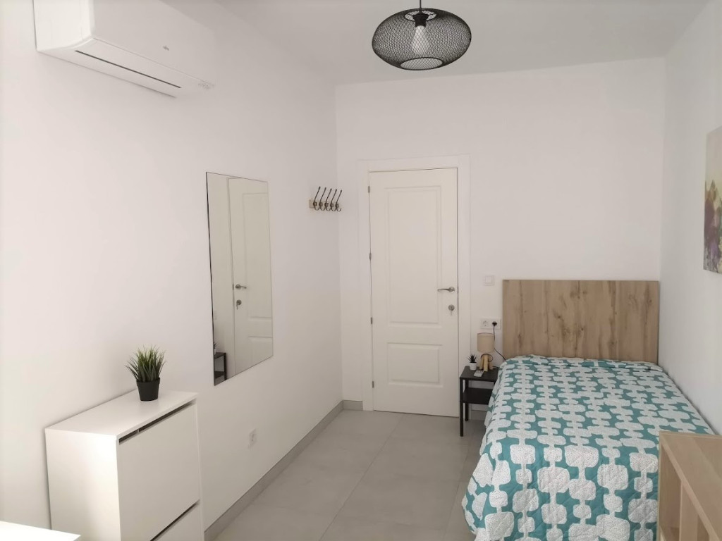 Piso compartido estudiantes Córdoba *Maestro Priego Lopez 25* 24 flatroomers.com, cuarto privado en ciudad jardin cordoba