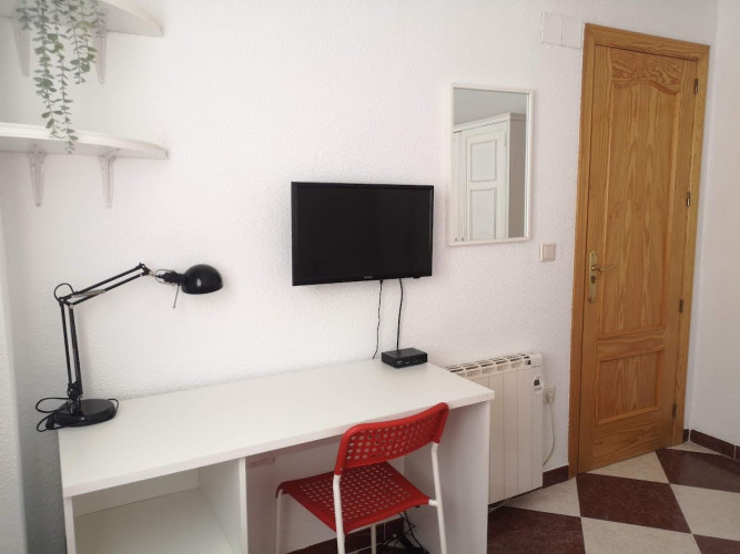 desk student room cordoba vizconde 02