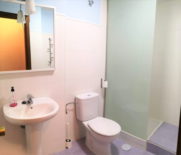 habitacion con baño privado en ciudad jardin cordoba ceballos 01