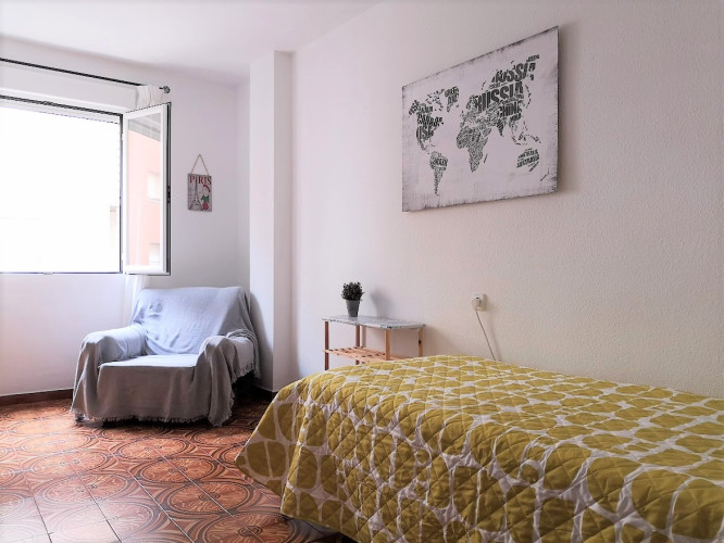 habitacion con baño privado en ciudad jardin cordoba ceballos 01