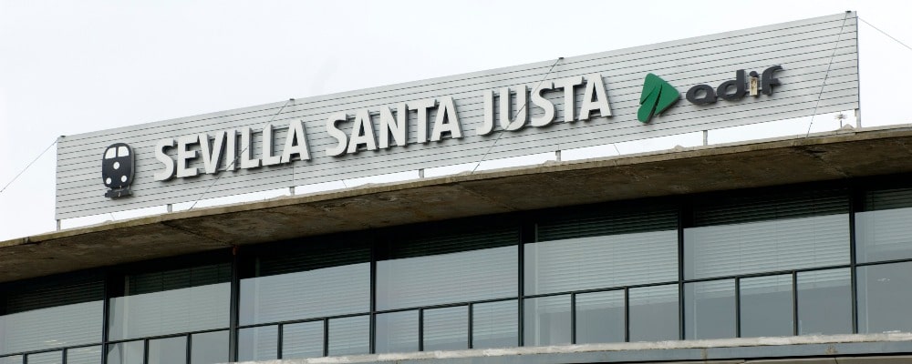 ¿Cómo llegar a Córdoba desde el aeropuerto de Sevilla? 2 La estacion de trenes Santa Justa de Sevilla ADIF