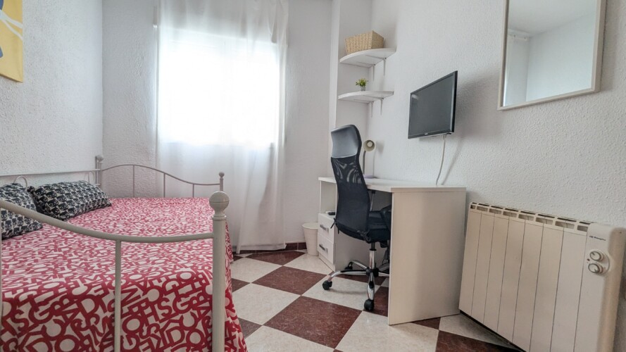 Room in a shared student apartment in Córdoba
