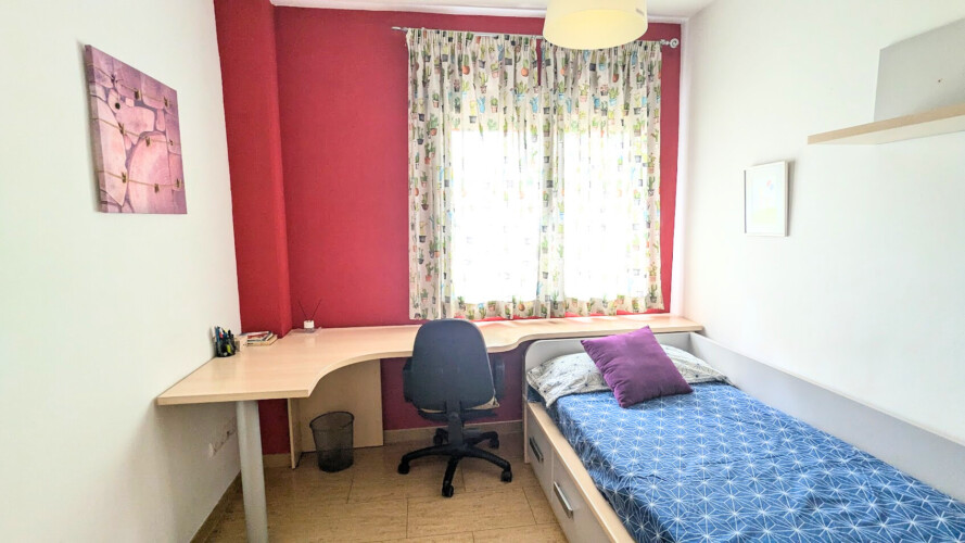 student room for rent in Cordoba, Ciudad Jardin. Erasmus room in Cordoba. Flatroomers.com