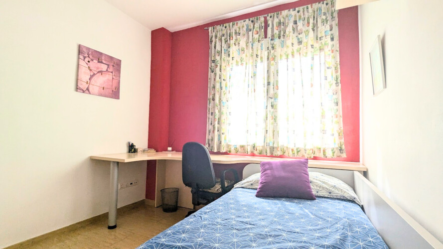 student room for rent in Cordoba, Ciudad Jardin. Erasmus room in Cordoba. Flatroomers.com