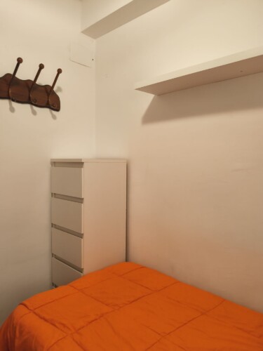 Habitación para estudiantes en calle Diego Serrano Ref.Di04